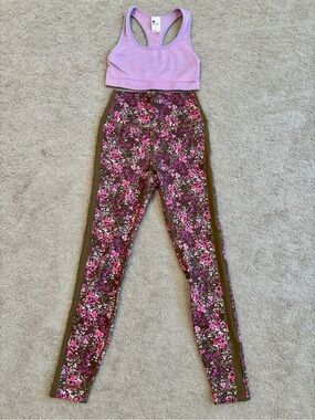 CREAM YOGA - High-Rise Floral Active Leggings S, All In Motion Sports Bra Small